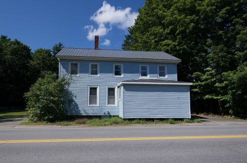 62 Main St, Newton, NH 03858-3112