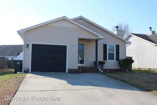 916 Glen Reilly Dr, Fayetteville NC  28314-5608 exterior