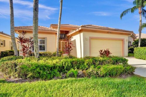 8670 Pine Cay, West Palm Beach FL  33411-5538 exterior