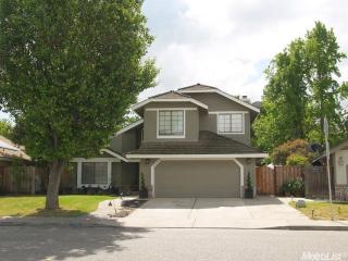 2068 Sheldon Dr, Modesto CA  95350-0389 exterior