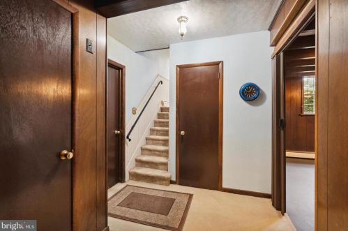 1822 Old Sumneytown Pike, Harleysville PA  19438-1129 exterior