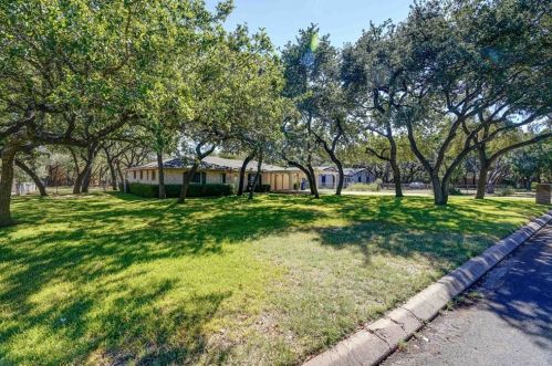 11507 Bell Ave, Austin TX  78759-3905 exterior