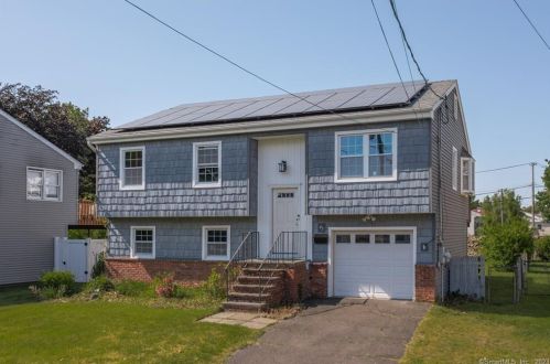 47 Mitchell St, Stamford, CT 06902-7832