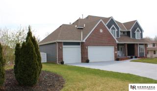815 Maple St, Springfield NE  68059-3232 exterior