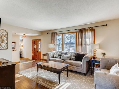 9900 36th Pl, Minneapolis, MN 55441-1652