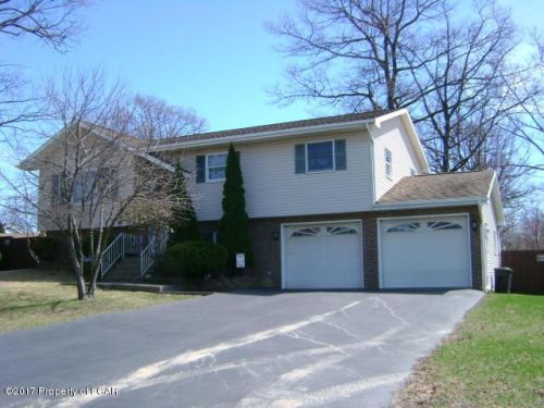 2326 Venisa Dr, Hazle Township, PA 18202-8084