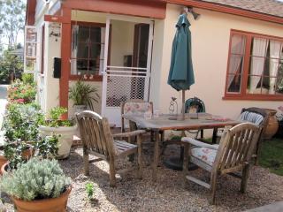 316 Magnolia Dr, Laguna Beach CA  92651-1752 exterior