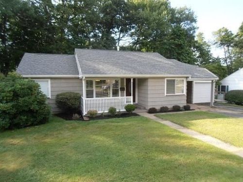 17 Little Pine Pl, Franklin, PA 16323-1825