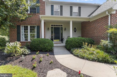 15 Big Woods Dr, Glen Mills, PA 19342-1472