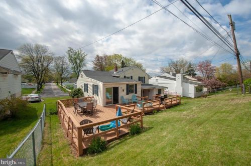 136 Green Hill Rd, Norristown PA  19406-2026 exterior