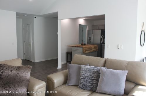 26 Rosewood Ct, Lakewood NJ  08701-5721 exterior