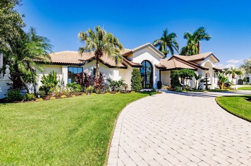 579 Neapolitan Way, Naples FL  34103-8567 exterior
