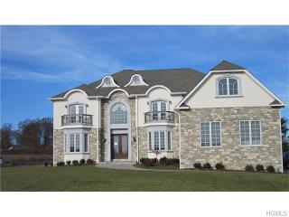 4 East Ct, Mount Ivy, NY 10970-2134