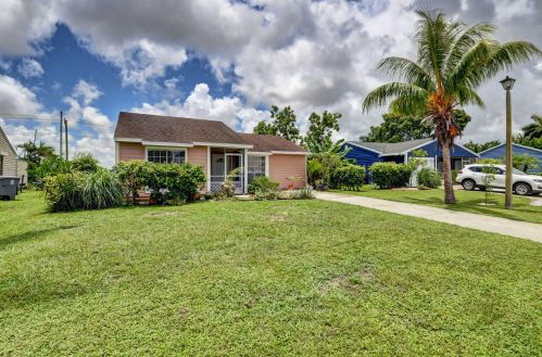 9103 Chrysanthemum Dr, Boynton Beach, FL 33472-1236