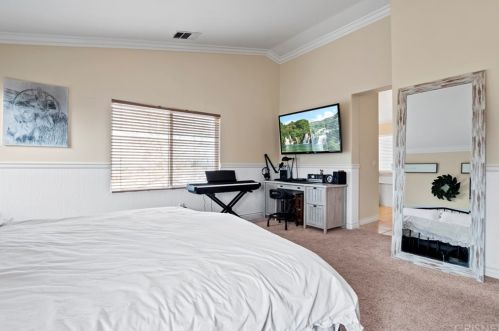 28423 Connick Pl, Santa Clarita CA  91350-1991 exterior