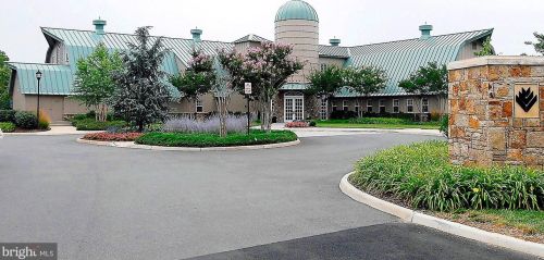 19376 Ml Dm Pl, Leesburg VA 20176-1637 exterior