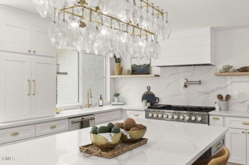 1121 Port Cir, Oxnard CA  93035-2212 exterior