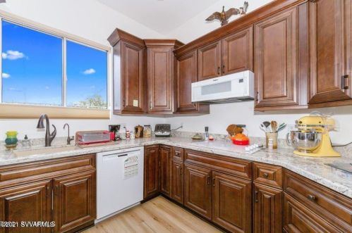 555 Valle Escondido, Cornville AZ  86325-4835 exterior