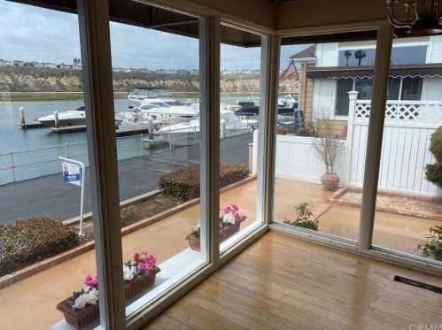 1 Saratoga, Newport Beach CA  92660-6152 exterior