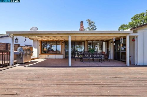 1030 Pine Meadow Ct, Pacheco CA  94553-4739 exterior