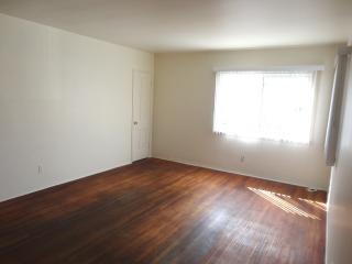 3823 Voltaire St, San Diego CA  92107-1619 exterior