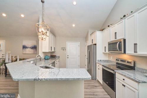 1201 Happy Ridge Dr, Front Royal VA  22630 exterior