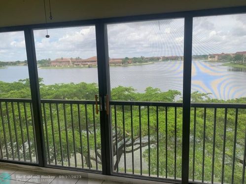 13255 16th Ct, Hollywood FL  33027-2430 exterior