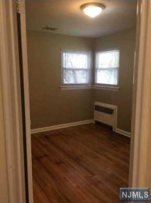 671 Delaware Ave, Ridgewood NJ  07450-5501 exterior