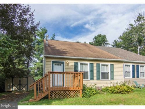 4 Lisa Dr, Downingtown, PA 19372-1034
