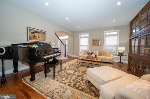 825 Bryn Mawr Ave, Newtown Square PA  19073-4333 exterior