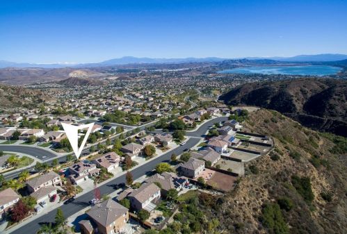 29292 Point Shore Dr, Lake Elsinore CA  92530-7277 exterior