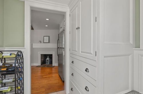 39 Cedar Ln, Ridgefield CT  06877-5301 exterior