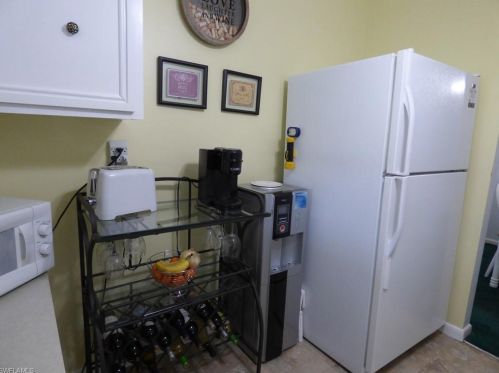 5 Meadow Rue Ct, Lehigh Acres FL  33936-7303 exterior