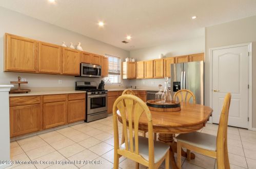 6 Springtide Rd, Lakewood NJ  08701-7510 exterior