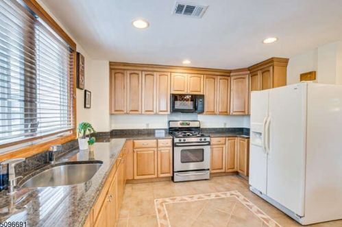 100 Broughton Ave, Bloomfield NJ 07003-4230 exterior