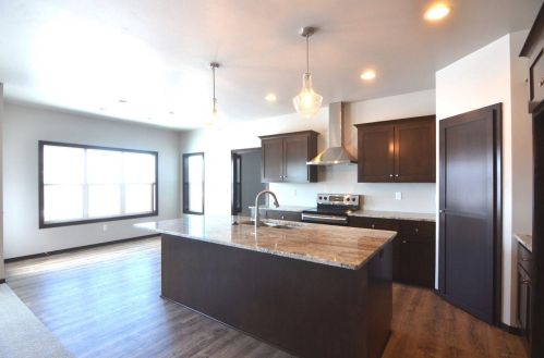 921 Barronwood Dr, Green Bay, WI 54311