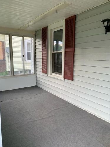 22 Walnut St, Bessemer, PA 16112-9644