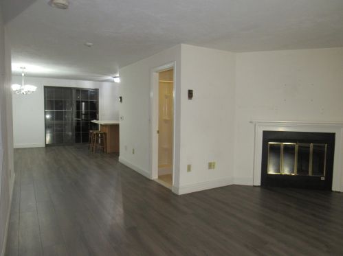 195 Falmouth Rd, Mashpee MA  02649-2720 exterior