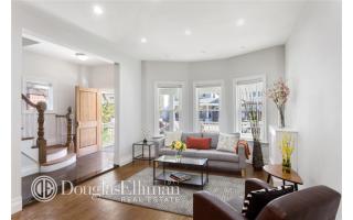 390 5th St, Brooklyn, NY 11215-3484