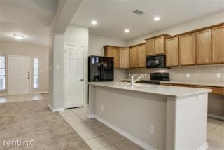 700 Bur Oak Dr, Burleson TX  76028-7053 exterior