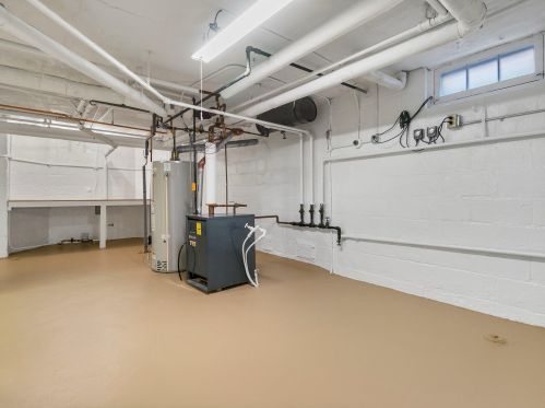 2928 Smt Ave, Milwaukee WI 53211-3440 exterior