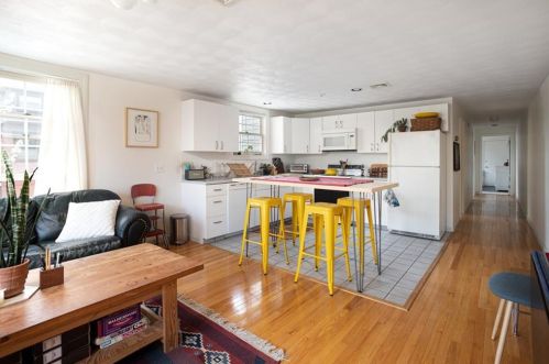 1427 Westminster St, Providence, RI 02909-1647