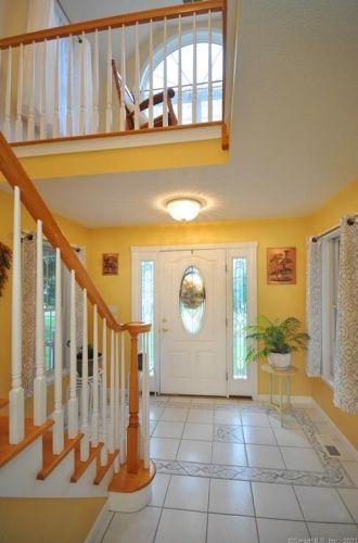 67 Steeplechase Dr, Manchester CT  06040-7066 exterior