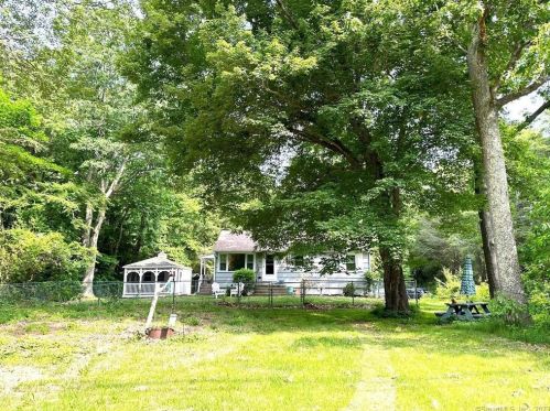 1740 Gold Star Hwy, Groton, CT 06340-2788