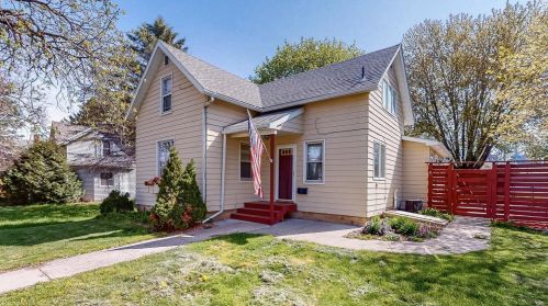 131 Red Wing Ave, Bombay, MN 55946-1327
