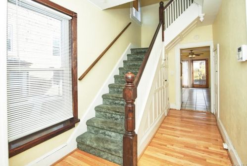 10 Royce Ave, Middletown NY  10940-4709 exterior