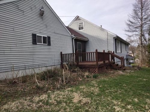 105 Arrowhead Dr, Beaver Falls, PA 15010-1501