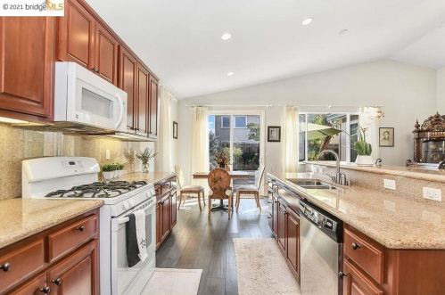 27 Vignola Ct, Oakley CA 94561-1788 exterior