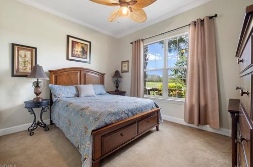 9407 Quarry Dr, Naples FL  34120-5223 exterior