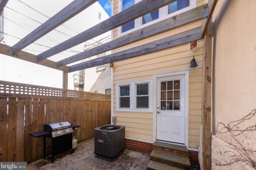 1826 18th St, Washington DC 20009-1707 exterior